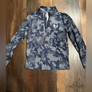 Under amour. 100% polyester. Size 7.